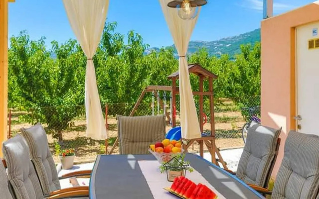 Kastel Luksic Scenic Villa With Pool