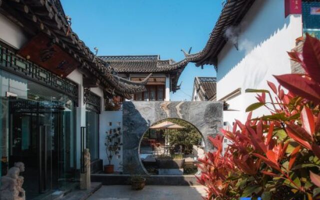 Yangzhou Huafang Fengqing Hotel