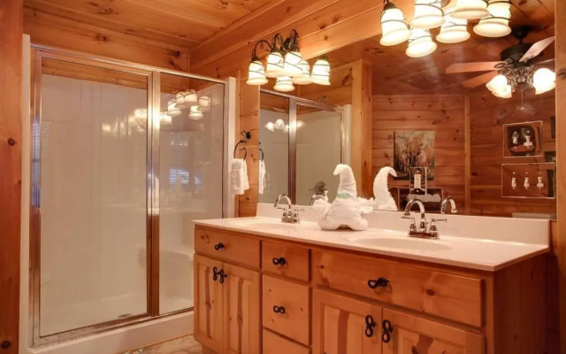 Lucky Cub Cabin