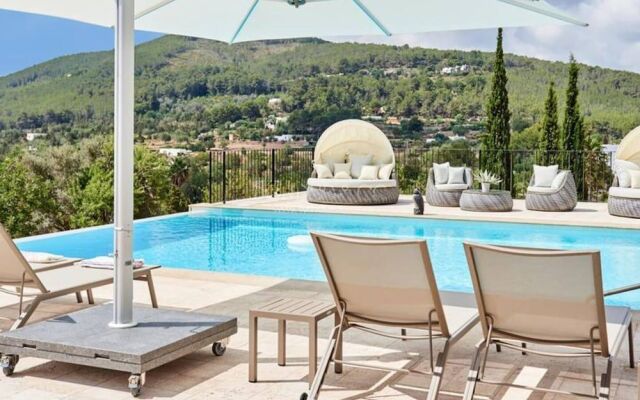 Villa Can Prats, Luxury Villa Surrounded by Nature