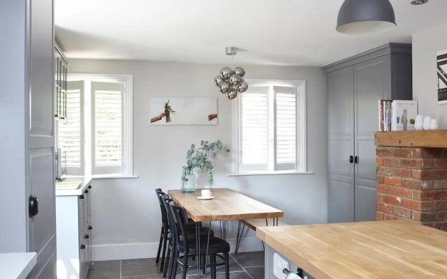 Gothic Cottage - Ryde