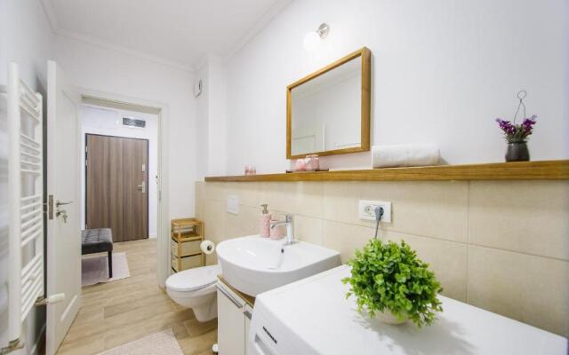 Lovely Home at West Residence