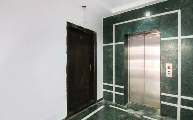 Polo Service Apartment by OYO