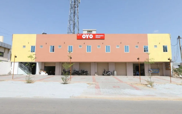 Nakshatra Grand by OYO Rooms