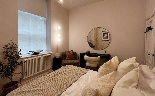 Luxury 2 Bedroom Flat in Central Todmorden