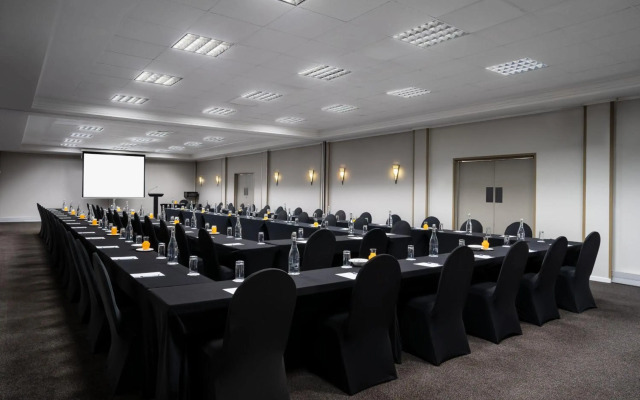 Protea Hotel by Marriott Karridene Beach