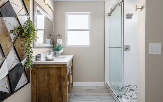 Majestic Mountain Mansion-pool -spa & Guest House