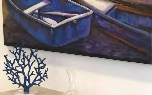 3-br Condo, Partial Ocean View, 2blocks From Ocean