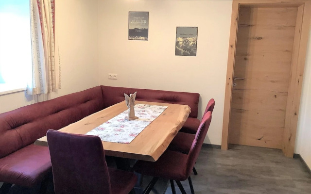 Comfortable Holiday Home With Garden in Leogang