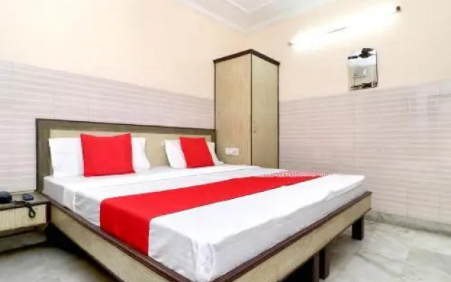 OYO 23084 Chhabra Guest House