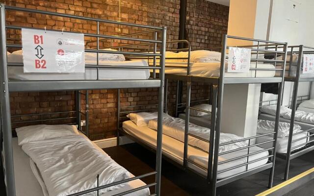 The Walrus Bar and Hostel