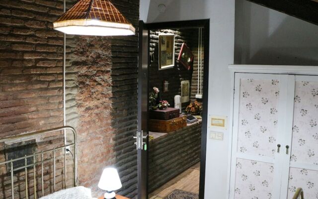 Leon Rooms