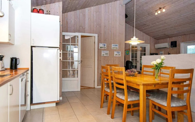 8 Person Holiday Home in Oksbol