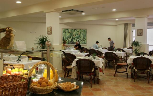 Apartamentos Jardin del Conde