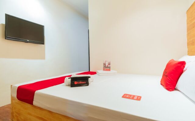 RedDoorz @ Vicente Street Espana Manila