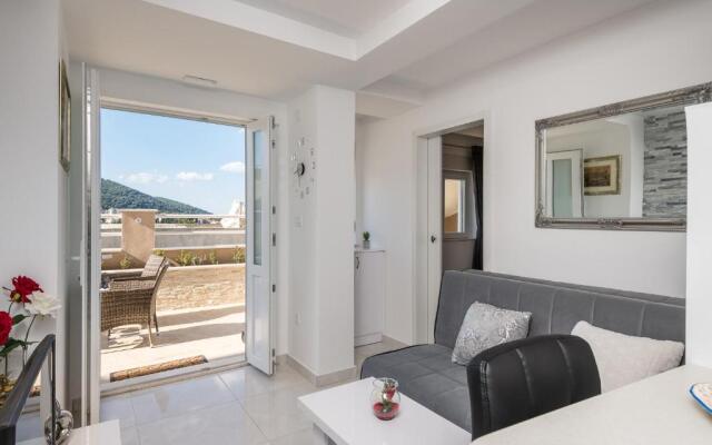 S & V Deluxe Apartments