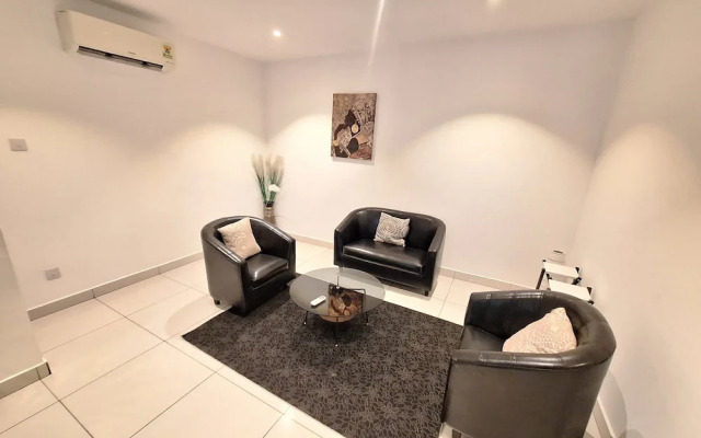 Embassy Gardens Apartment
