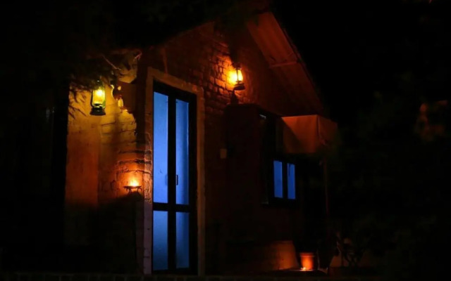 Umaid Safaris & Desert Lodge