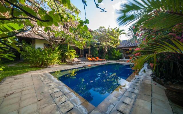 Villa Este, Seminyak