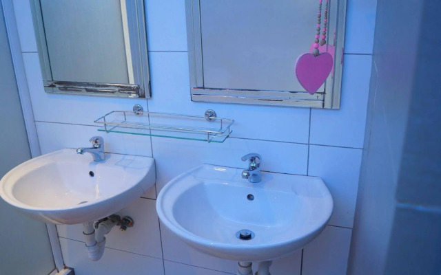 Atlantic Point Backpackers