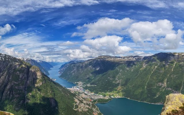 Trolltunga Camping