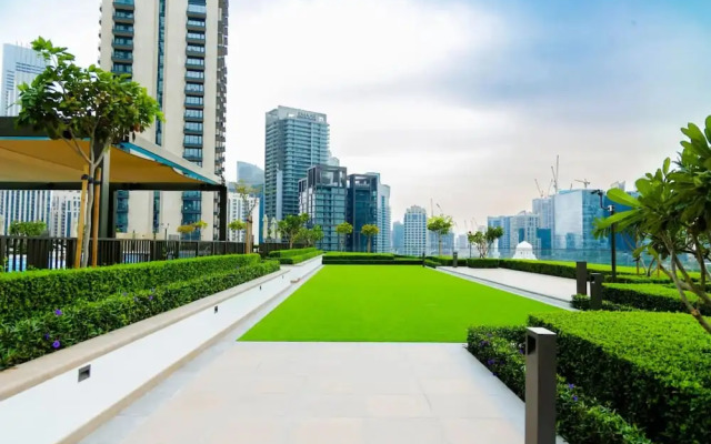 Burj Crown Lux Apartment by Dubai Mall