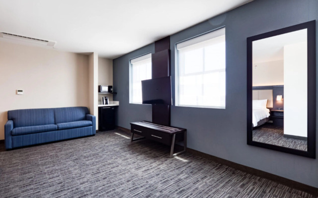 Holiday Inn Express Kansas City Downtown by IHG