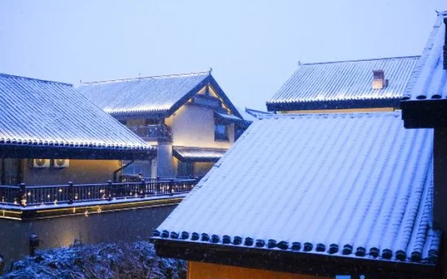 Guanshan · Yue Resort Hotel (North slope Distribution Center of Changbai Moutain Enduli Branch – Exterior – Yanbian