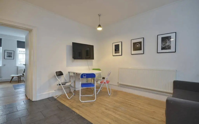 Uber London Theatre Land House