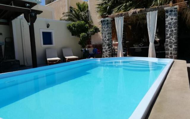 5bedroom villa in perissa beach