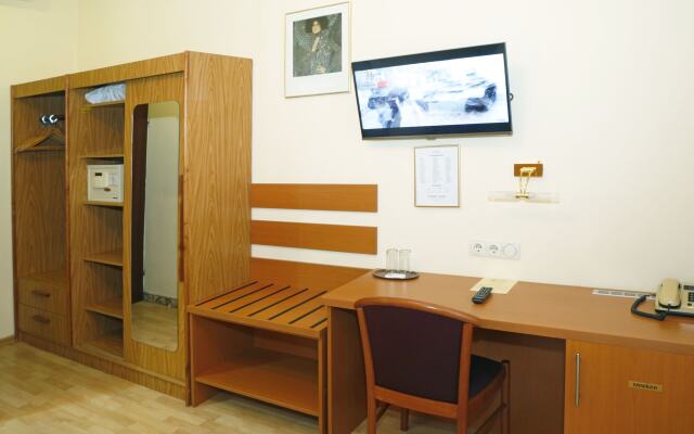 Continental Hotel-Pension