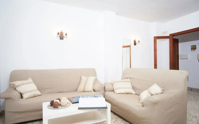 Curling in Alc dia With 3 Bedrooms and 1 Bathrooms - Apartment in Alcudia - Photo 2