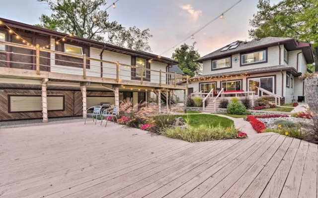 Riverfront Algonac Home w/ Shared Backyard!