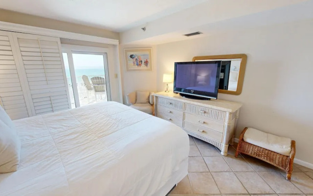 Inlet Reef 205 2 Bedroom Apts by RedAwning