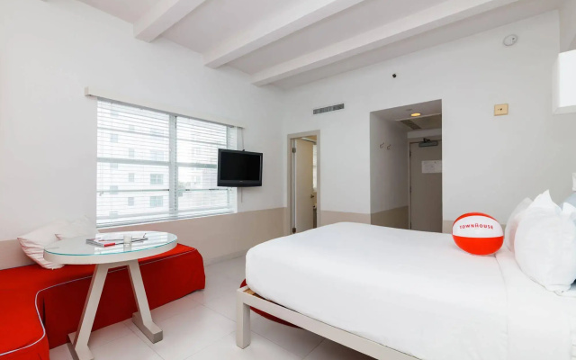 Townhouse Hotel