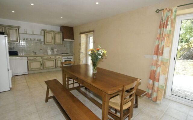 Modern Holiday Home in Florimont-Gaumier with Private Pool