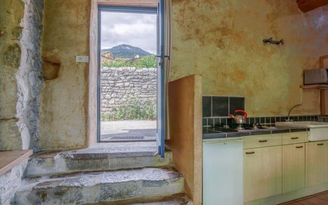 Cozy Holiday Home in Marignac-en-Diois with Garden