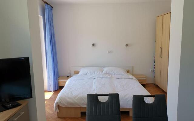 Apartments Jurandvor