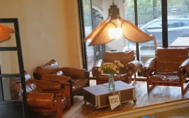 Yichuan Riverview Resort B&B (Dongxixiang Xiangbishan Branch)