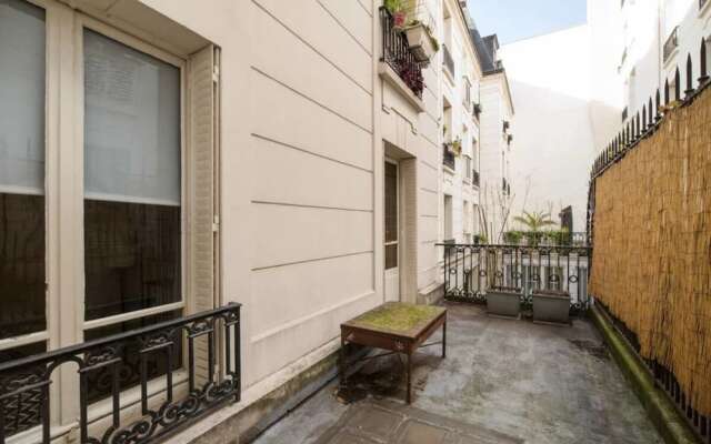 Amazing and Modern Flat for 6 in Le Marais