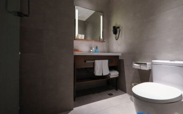 HanTing Hotel (Shanghai Luodian Ancient Town)
