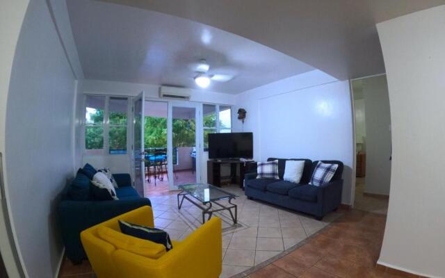 In Joyuda Beach, Apartment with Pool & Basketball Court