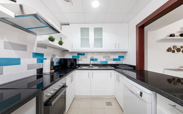 Panoramic Spacious City View 2BR Escape