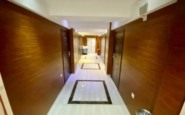 Jinyi Business Hotel