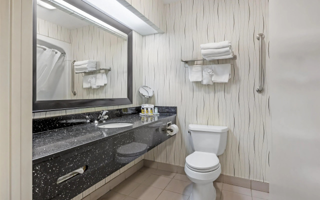 Best Western Plus Travel Hotel Toronto Airport