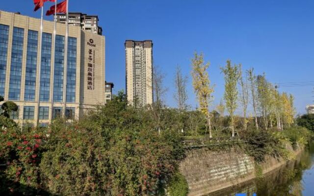 Rongchang Riel High-tech Hotel