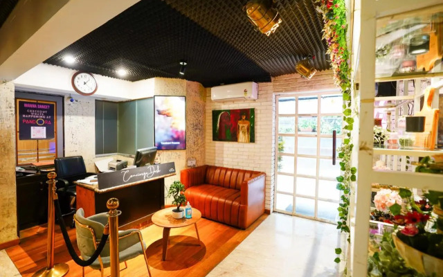 Bloom Boutique - Bandra