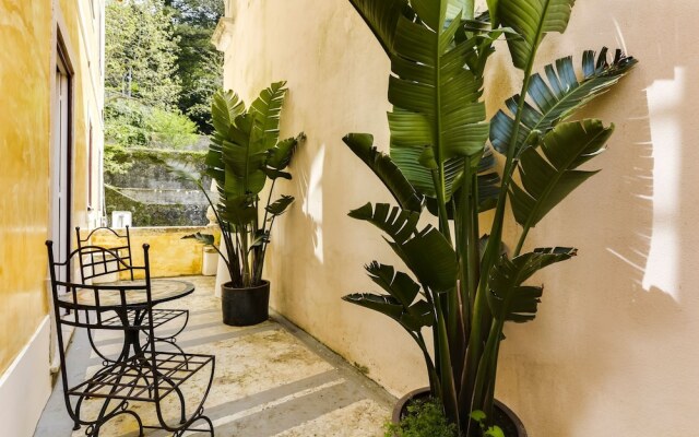 LUXa Charm House