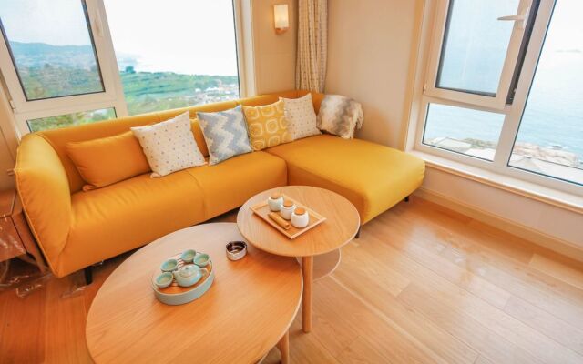 Qingdao Lohas Home Hotel