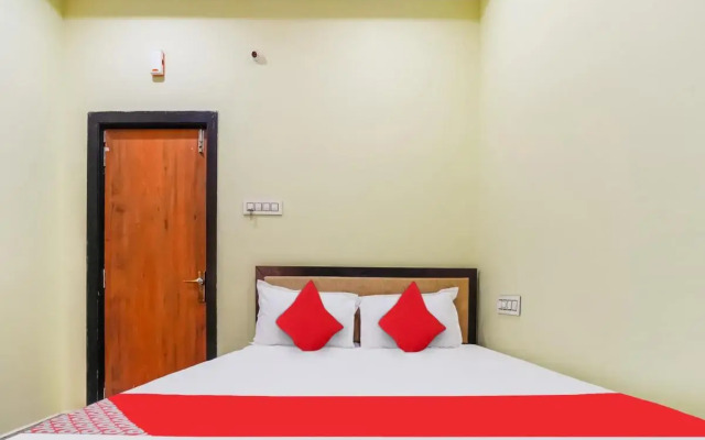 Oyo Flagship 807564 Hotel Pvs Grand